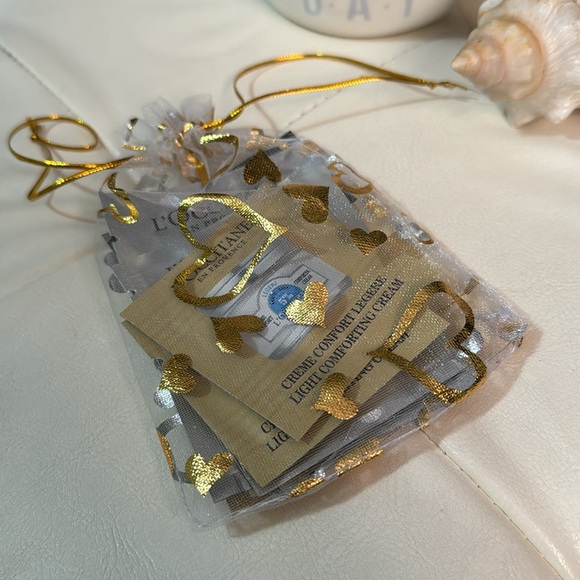 Free With $25 Purchase-L’Occitane Beauty Samples-Hand Cream Body Cream Shampoo - Picture 6 of 6